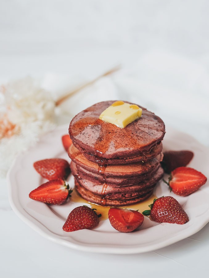 Healthy Red Velvet Pancakes
