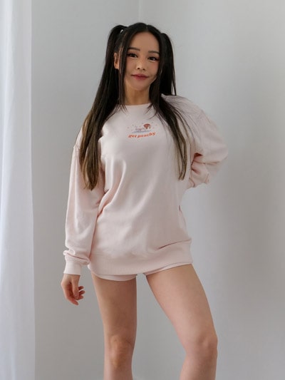 https://store.chloeting.com/products/peach-sweater-get-peachy